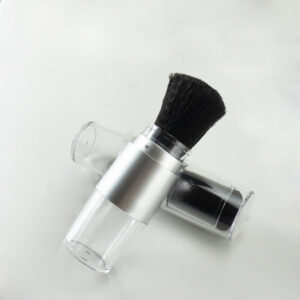 Custom Refillable Loose Powder Brush with Clear Container | Portable Mineral Makeup Brush with Black Bristles